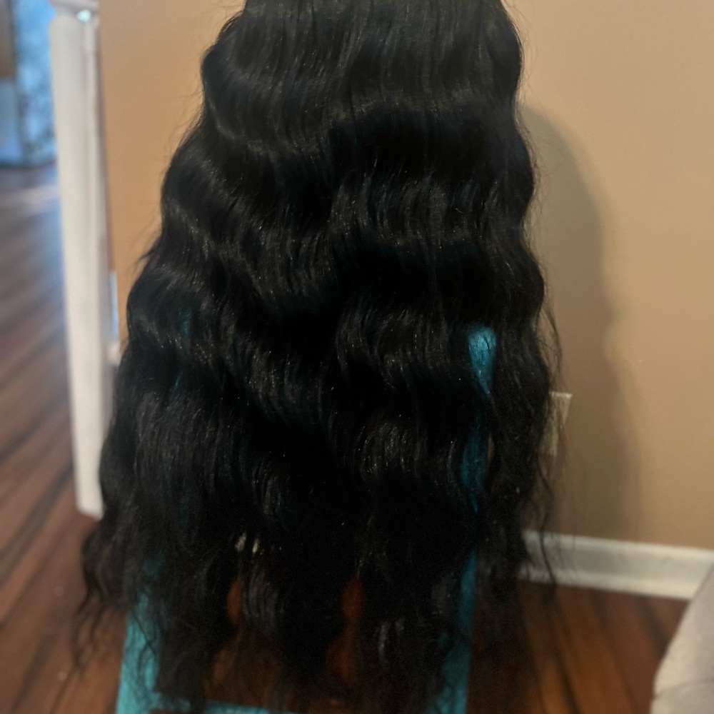 Elegant Black Wavy 30” Wig